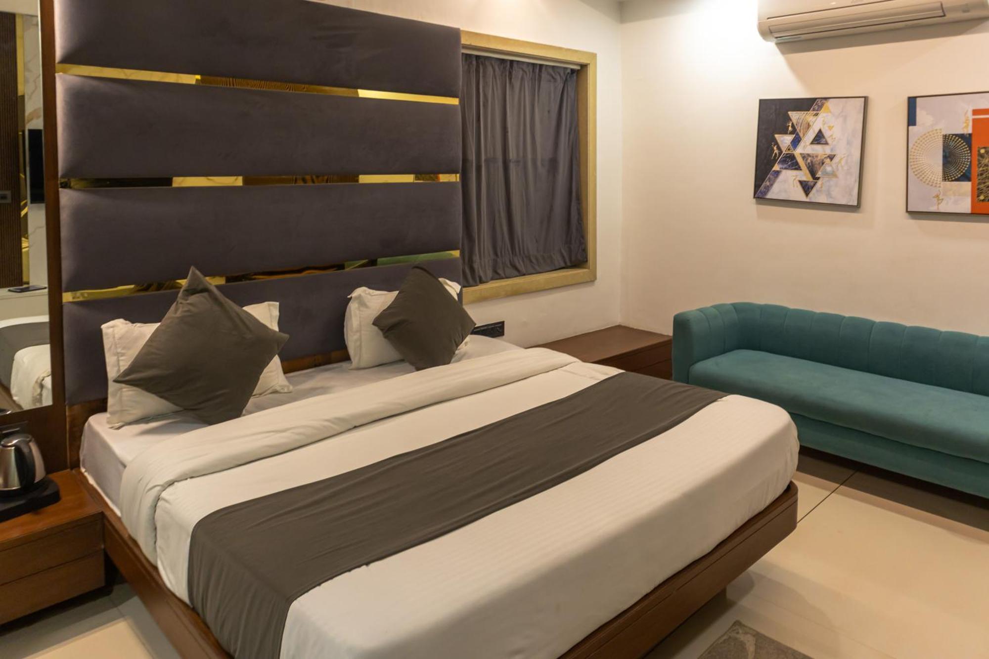 Hotel Divine Peak Pachmarhī Buitenkant foto