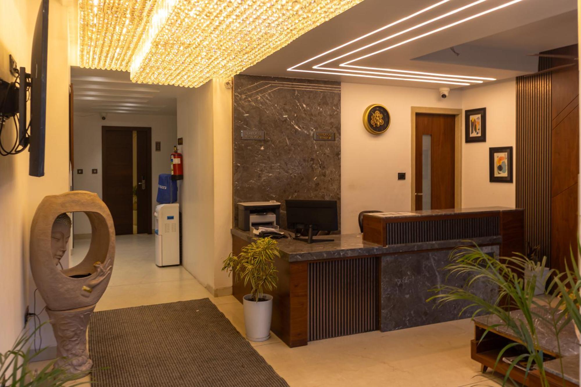 Hotel Divine Peak Pachmarhī Buitenkant foto